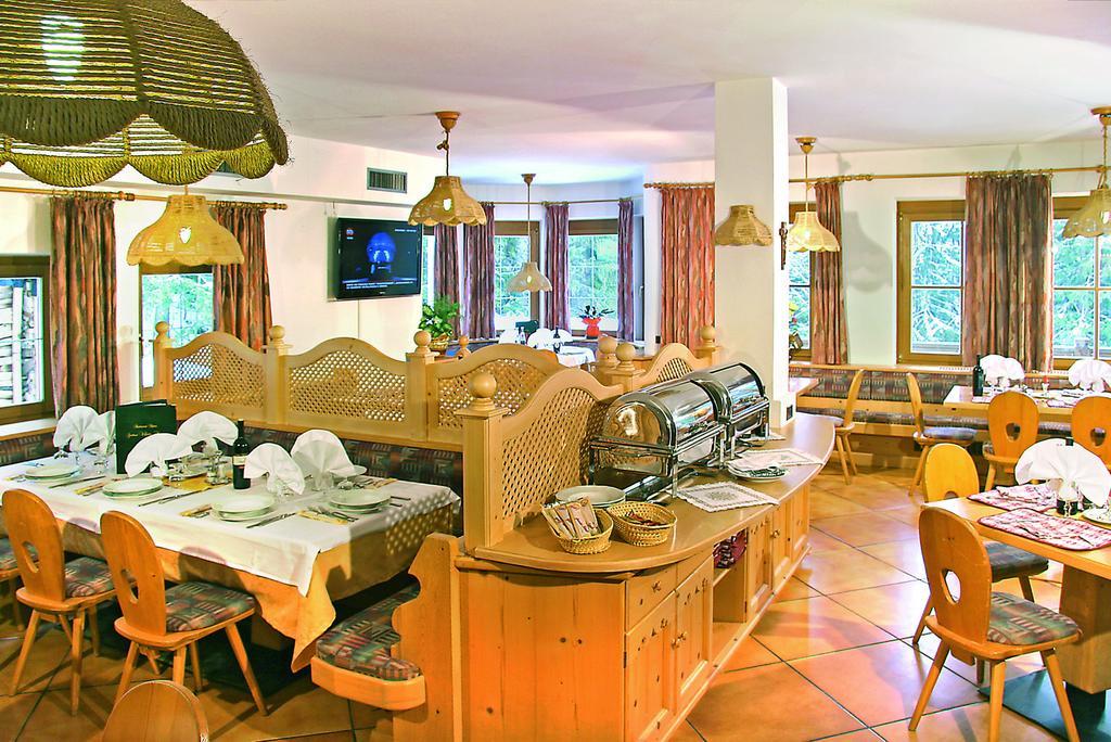 Hotel Villetta Maria Cottage Canazei Exterior photo